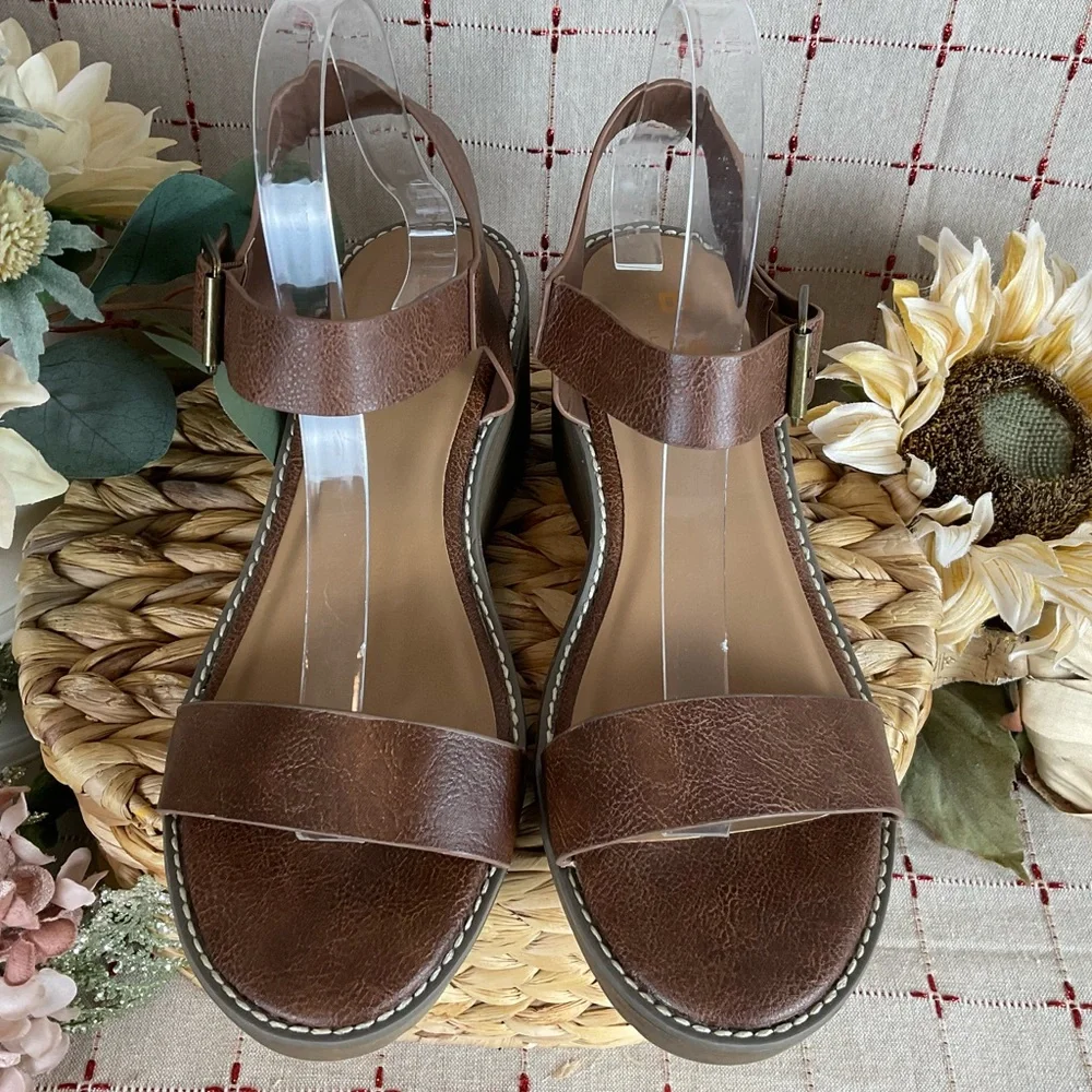 B-52 by Bullboxer “Dalia” Wedge Sandals Womens Sz 10 Camel Brown New Nonslip - Picture 3 of 5